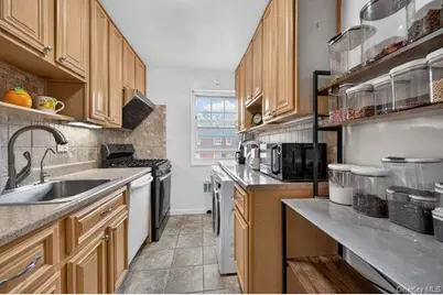 252-23 63rd Avenue #1081, Little Neck, NY 11362 - Photo 8