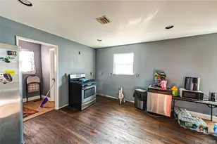 44 Chauncey Ln, Coram, NY 11727 - Photo 6