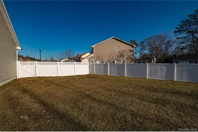 44 Chauncey Lane, Coram, NY 11727 - Photo 22