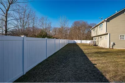 44 Chauncey Lane, Coram, NY 11727 - Photo 20