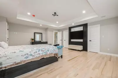 215 Marguerite Ave, Floral Park, NY 11001 - Photo 22