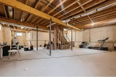 215 Marguerite Ave, Floral Park, NY 11001 - Photo 30