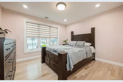 215 Marguerite Ave, Floral Park, NY 11001 - Photo 24