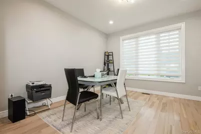 215 Marguerite Ave, Floral Park, NY 11001 - Photo 14