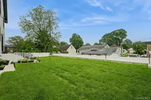 215 Marguerite Ave, Floral Park, NY 11001 - Photo 32