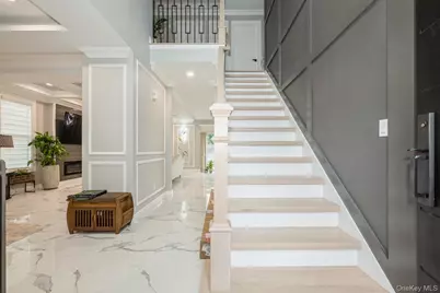 215 Marguerite Ave, Floral Park, NY 11001 - Photo 4