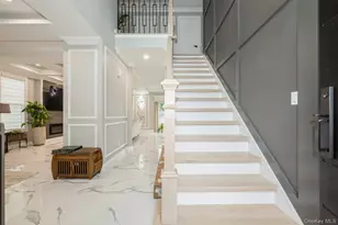 215 Marguerite Ave, Floral Park, NY 11001 - Photo 4