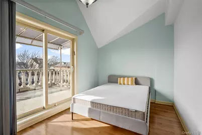 822 Dean Avenue, Bronx, NY 10465 - Photo 32