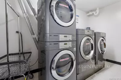 152-18 Union Turnpike #204K, Flushing, NY 11367 - Photo 6