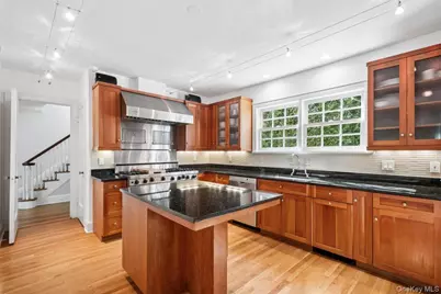 64 Trenor Drive, New Rochelle, NY 10804 - Photo 8
