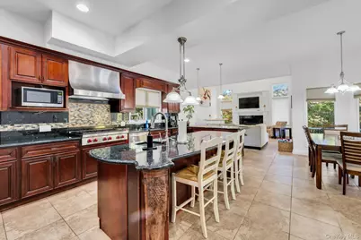 10 Bay Woods Drive, Hampton Bays, NY 11946 - Photo 16