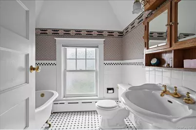 126 Greenridge Avenue, White Plains, NY 10605 - Photo 32