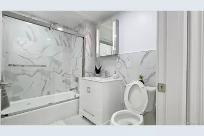 13450 Blossom Avenue #3D, Flushing, NY 11355 - Photo 8