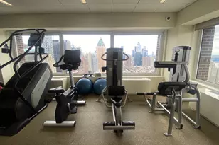 322 W 57th St, New York (Manhattan), NY 10019 - Photo 16