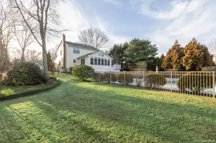 70 Fairway Dr, Wading River, NY 11792 - Photo 34