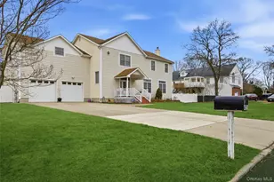 471 Southport St, Ronkonkoma, NY 11779 - Photo 2