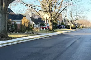 90 Amherst St, Garden City, NY 11530 - Photo 4