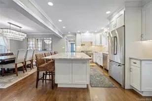 172 Burtis Ln, Syosset, NY 11791 - Photo 12