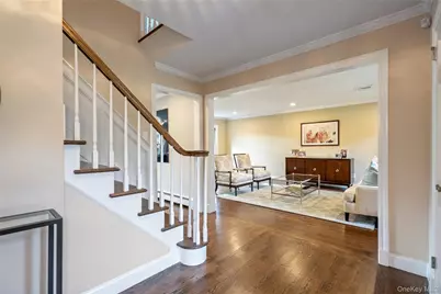 172 Burtis Lane, Syosset, NY 11791 - Photo 4