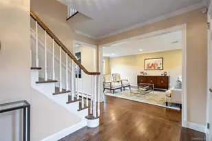 172 Burtis Ln, Syosset, NY 11791 - Photo 4