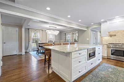 172 Burtis Lane, Syosset, NY 11791 - Photo 16