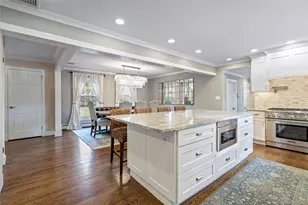 172 Burtis Ln, Syosset, NY 11791 - Photo 16