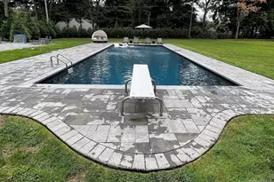 172 Burtis Ln, Syosset, NY 11791 - Photo 38