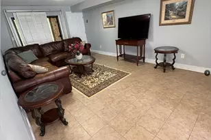 33D Newbrook Ln, Bay Shore, NY 11706 - Photo 4