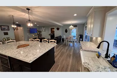 71 Home Street, Malverne, NY 11565 - Photo 12