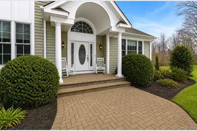 86 Louise Court, Riverhead, NY 11901 - Photo 2