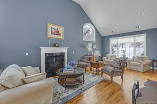 86 Louise Ct, Riverhead, NY 11901 - Photo 6