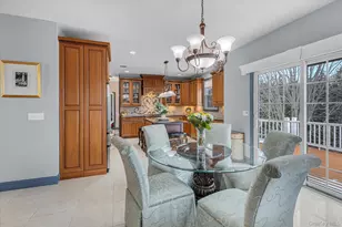 86 Louise Ct, Riverhead, NY 11901 - Photo 10