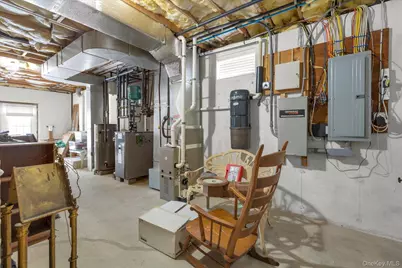 86 Louise Court, Riverhead, NY 11901 - Photo 20