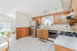 11 Ironwood St, New York, NY 10308 - Photo 8