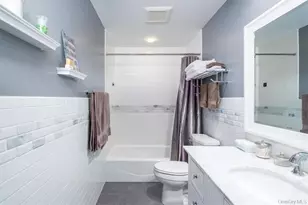 1 N Amundsen Ln, Airmont, NY 10901 - Photo 16