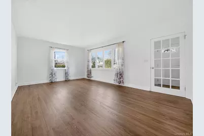 180 W Washington Avenue, Pearl River, NY 10965 - Photo 6