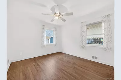 180 W Washington Avenue, Pearl River, NY 10965 - Photo 14