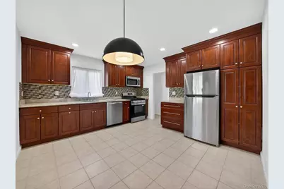 180 W Washington Avenue, Pearl River, NY 10965 - Photo 8