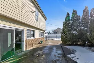 2528 Balsam Ave, East Meadow, NY 11554 - Photo 18