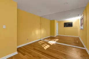 2528 Balsam Ave, East Meadow, NY 11554 - Photo 12