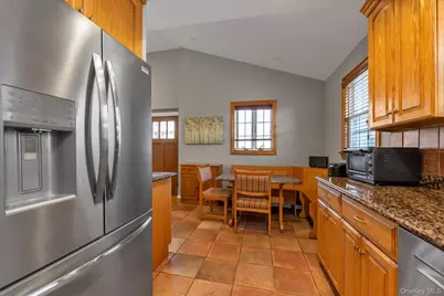 2528 Balsam Avenue, East Meadow, NY 11554 - Photo 6