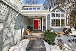 305 Rockwood Ct, Yorktown Heights, NY 10598 - Photo 4