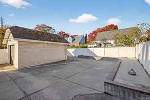 132 S Terrace Pl, Valley Stream, NY 11580 - Photo 18