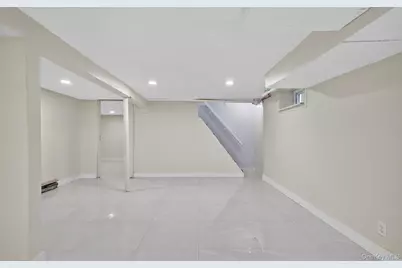 132 S Terrace Place, Valley Stream, NY 11580 - Photo 16