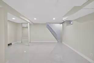 132 S Terrace Pl, Valley Stream, NY 11580 - Photo 16