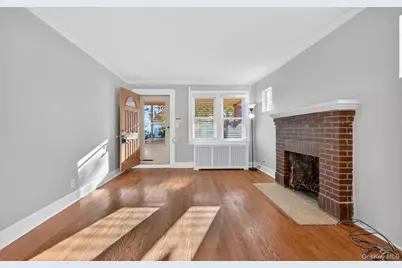 132 S Terrace Place, Valley Stream, NY 11580 - Photo 4