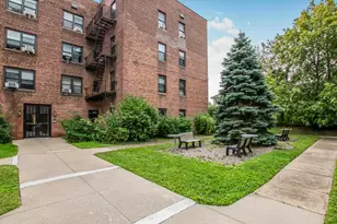 470 N Broadway, Yonkers, NY 10701 - Photo 12