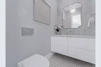 [Address not provided], Great Neck, NY 11021 - Photo 10