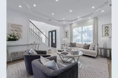 [Address not provided], Great Neck, NY 11021 - Photo 4