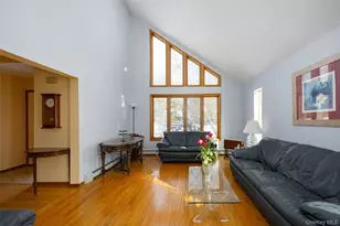 5 Chestnut Ridge Rd, Poughkeepsie, NY 12603 - Photo 2